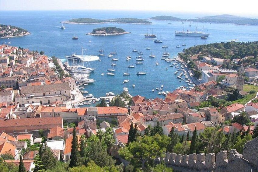 Blue Cave & Hvar, 5 Islands Speedboat with Luxury Seats in Shade 3