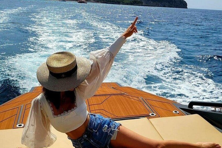 Blue Cave & Hvar, 5 Islands Speedboat with Luxury Seats in Shade 4