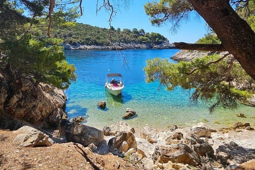 Blue Cave & Hvar, 5 Islands Speedboat with Luxury Seats in Shade 2