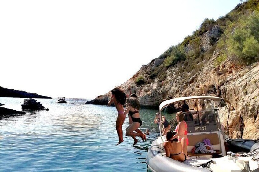 Blue Cave & Hvar, 5 Islands Speedboat with Luxury Seats in Shade 4