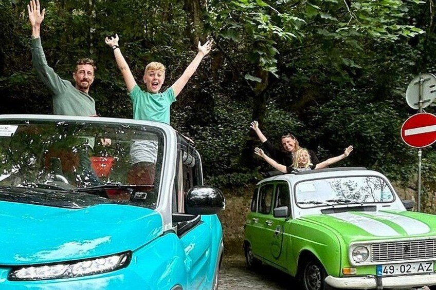 Private Sintra Tour Palaces and Coast by Vintage Car or Jeep 2