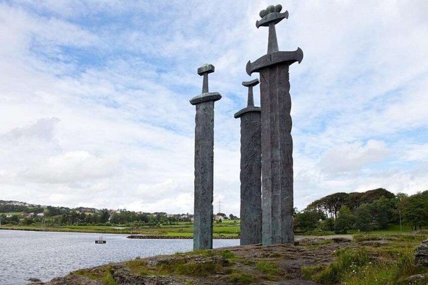 Swords in Rock monument and Stavanger highlights private tour 2