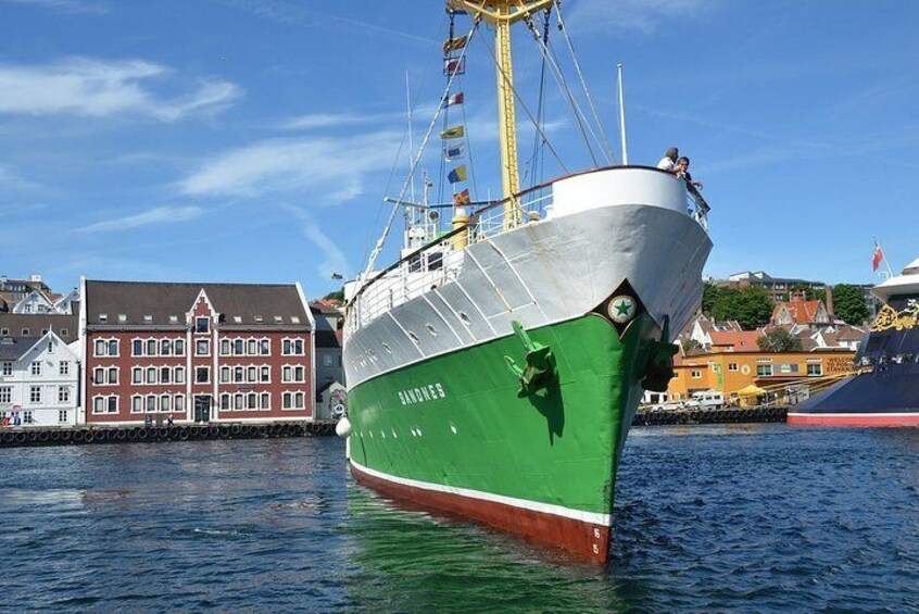 Swords in Rock monument and Stavanger highlights private tour