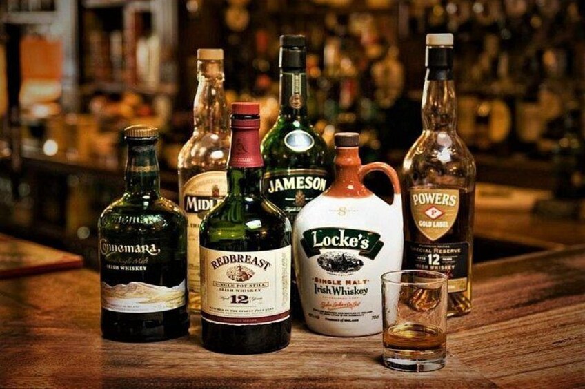 Private Irish whiskey tasting in local country pub. Galway Guided 2