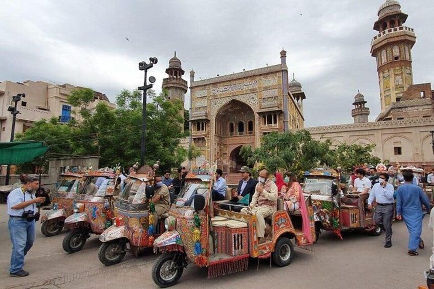 Guided Walking Tour: Walled City of Lahore 4