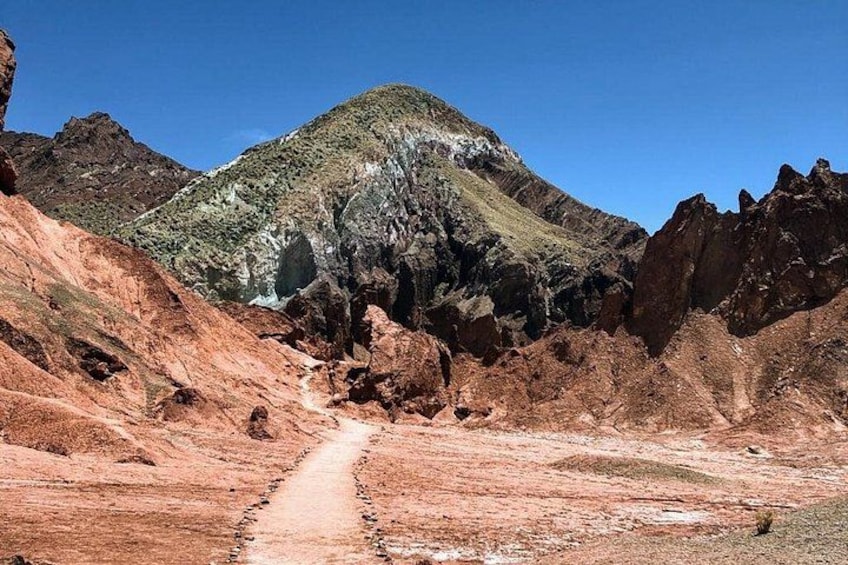 Small-Group Tour to Rainbow Valley 1