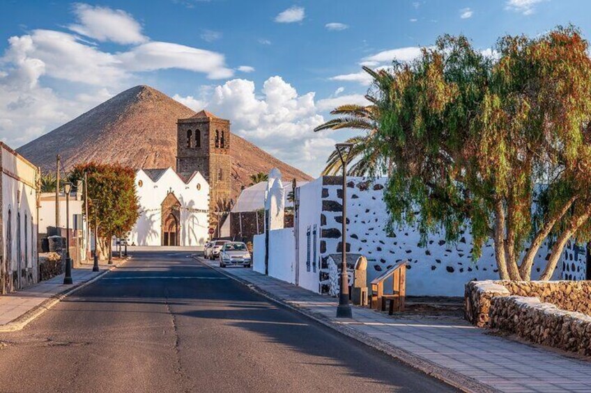 Romantic Fuerteventura Stroll: Historic Sites & Seaside Walks