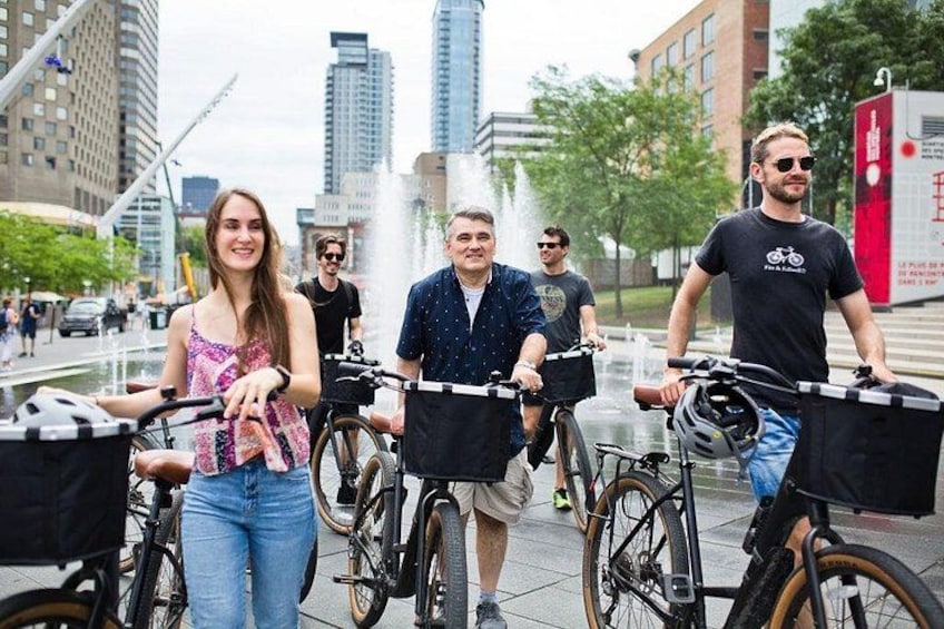 Bike / E-bike Tour : Downtown, Old Montreal, Waterfront by Fitz 2