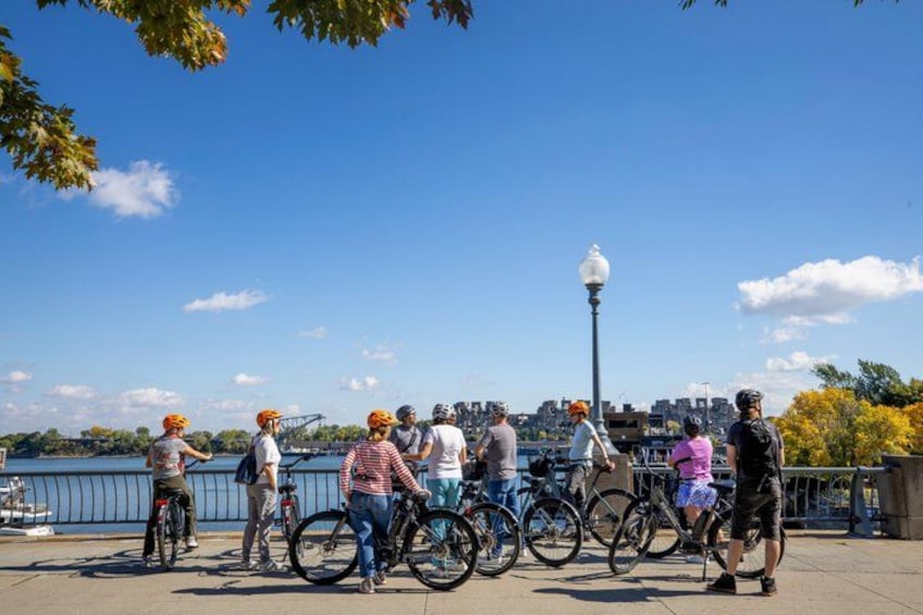 Bike / E-bike Tour : Downtown, Old Montreal, Waterfront by Fitz 1