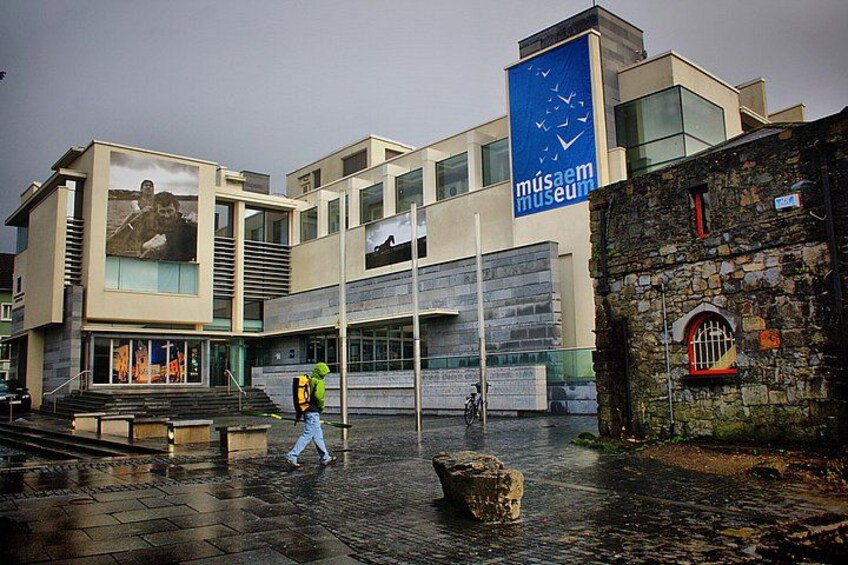 Galway's City Centre: A Self-Guided Audio Tour 4