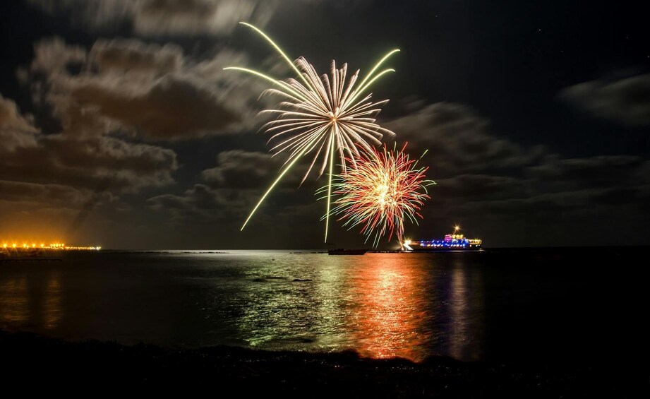 WaveDancer Fireworks Night