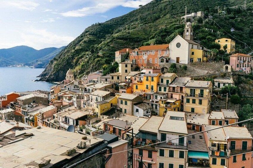 Grand tour of Genoa, medieval and modern town 3