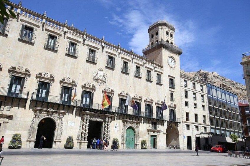 Discover the highlights of the Alicante city on a private full day tour 2
