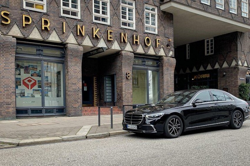 Private sightseeing tour with a Mercedes S-Class 5