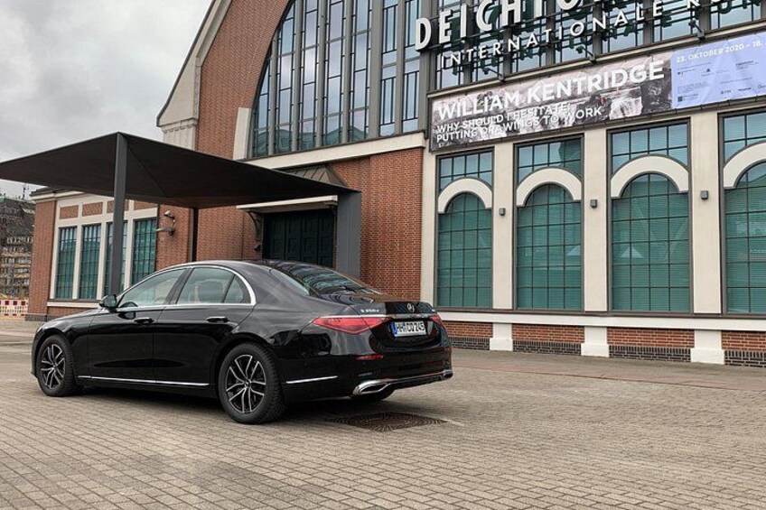 Private sightseeing tour with a Mercedes S-Class 4