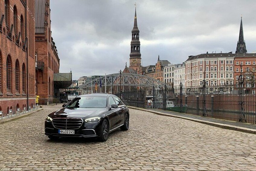 Private sightseeing tour with a Mercedes S-Class 3