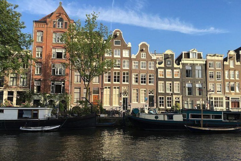 Amsterdam 90-min Private Canal Cruise with Live Guide and Drinks 5