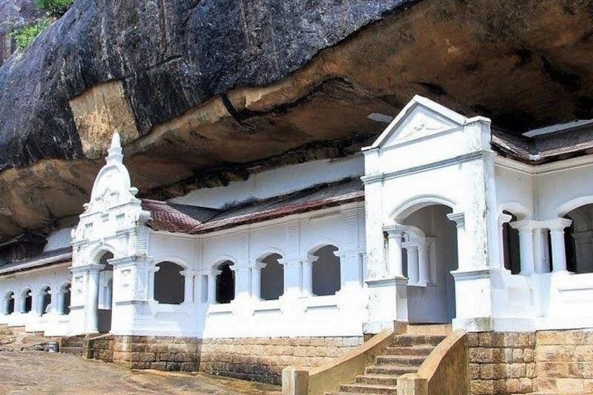 Sigiriya & Dambulla Cave Temple Day Trip from Colombo 5
