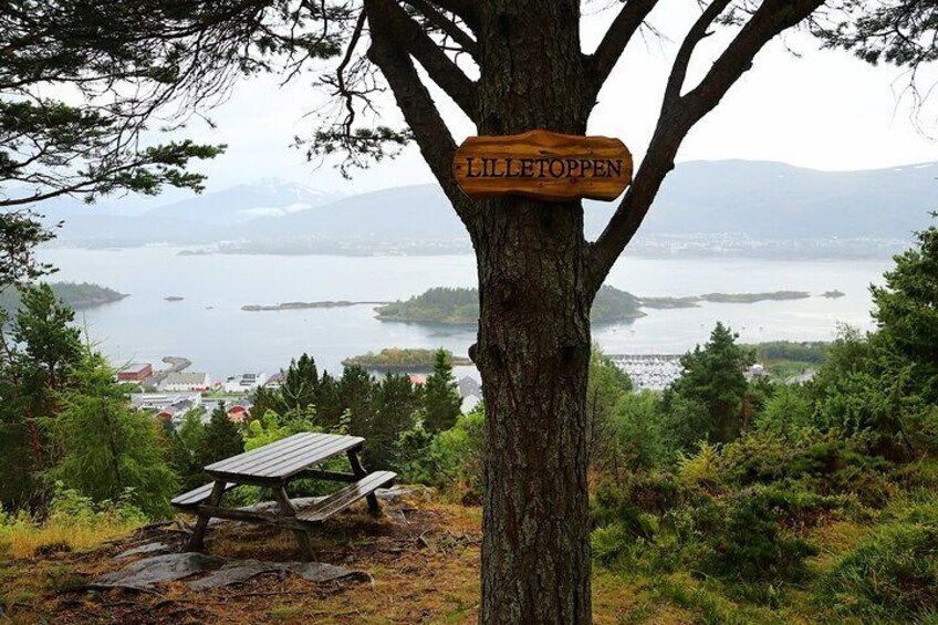 An amazing walking tour of Art Nouveau town Alesund