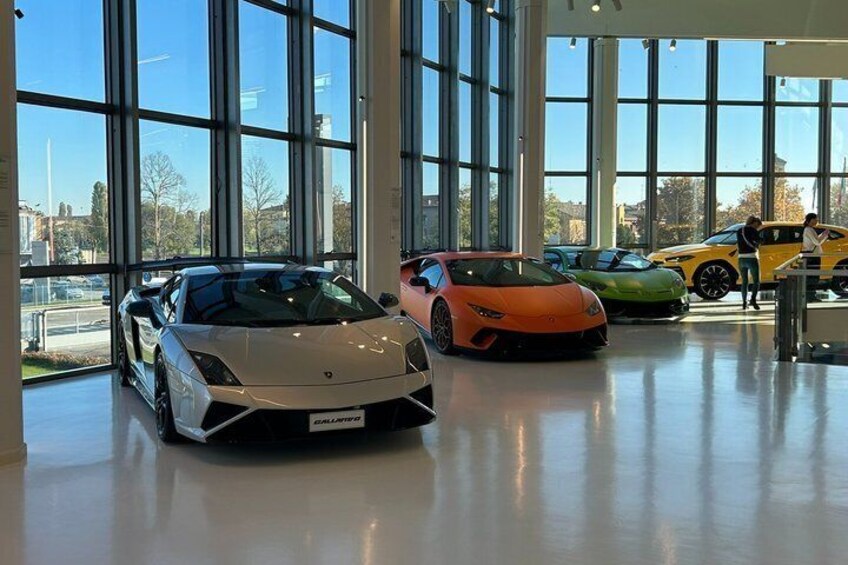 Cars&Food: Lambo, Ferrari, Parmigiano, Balsamic, PrivateTransport 1