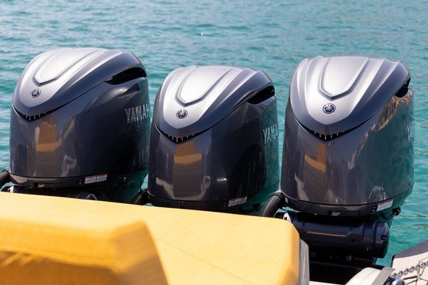 Private Luxury Boat Tour to Kleftiko Milos 3