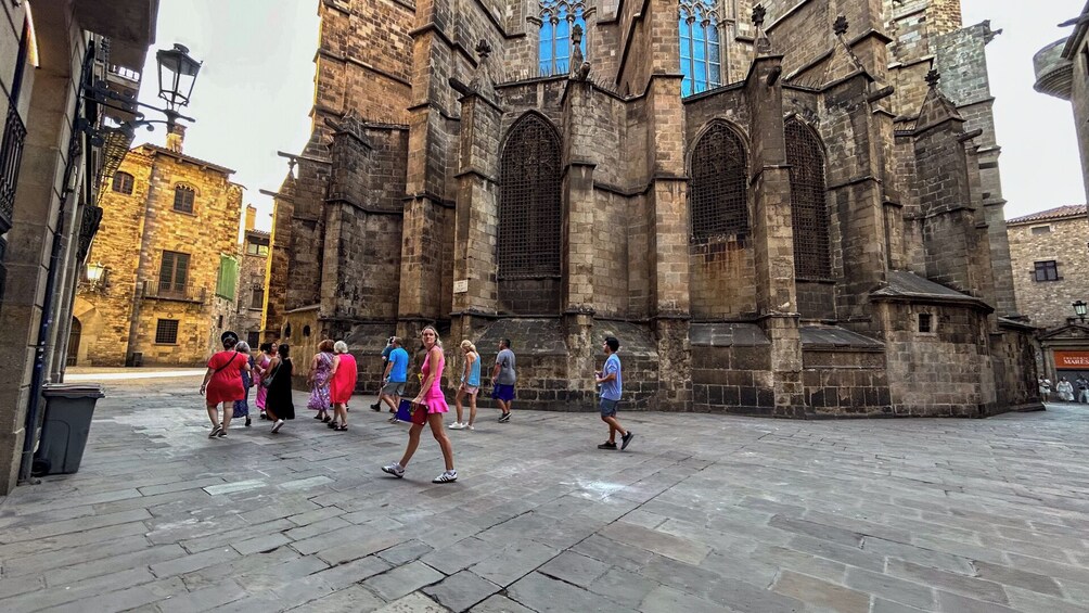 Gothic Quarter walking tour with Optional Tapas and Flamenco Show 2