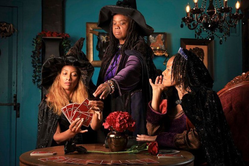 Immersive Costume Photography Salem MA Pequot House Velvet Parlor 1