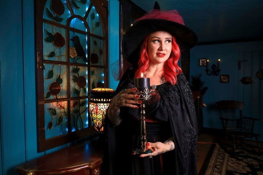 Immersive Costume Photography Salem MA Pequot House Velvet Parlor 2