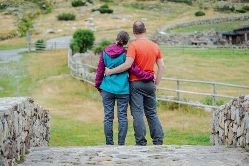 Guided tour "Love stories of Canillo"