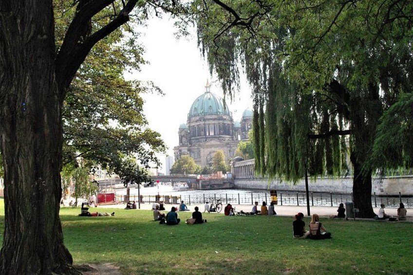 Private Walking Sightseeing Local Berlin Tour Guides up 15 Person 5
