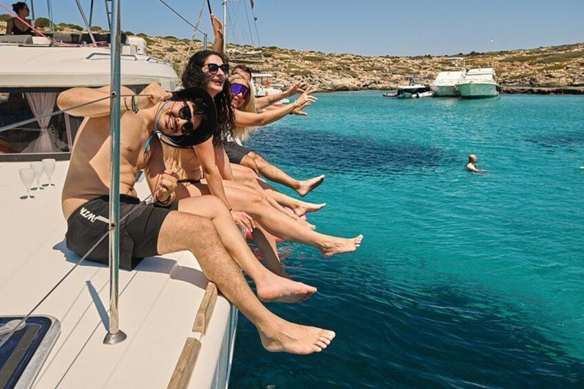 Heraklion: Dia Catamaran Cruise Mediterranean Meal & Water Fun 2