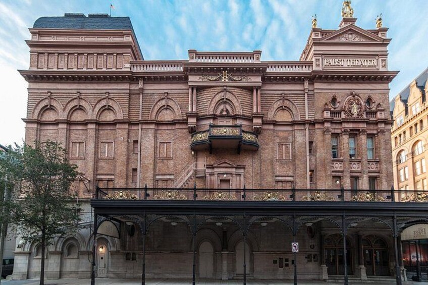 The Grand Walk: A Self-Guided Audio Tour through Milwaukee 2