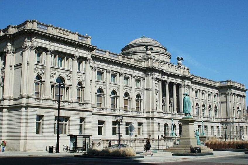 The Grand Walk: A Self-Guided Audio Tour through Milwaukee 4