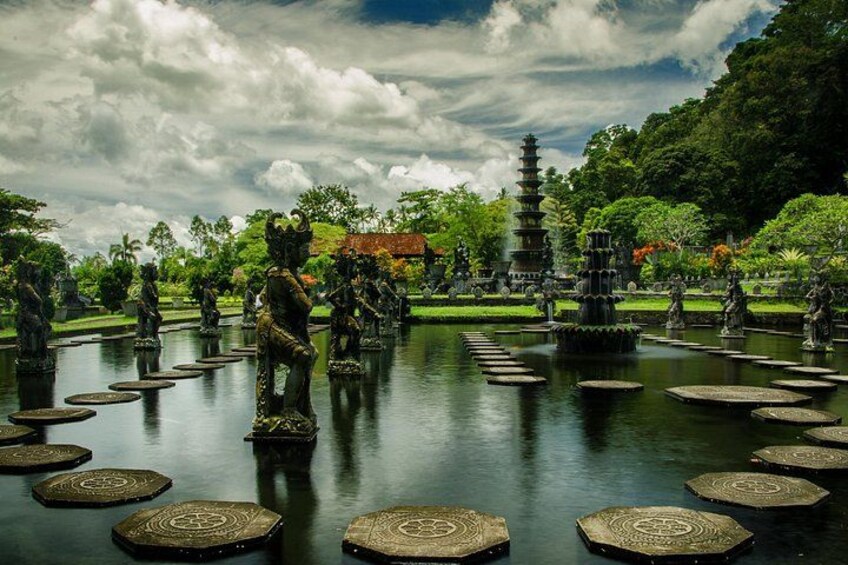 East Bali Private Tour with Gates of Heaven and a Waterfall 5