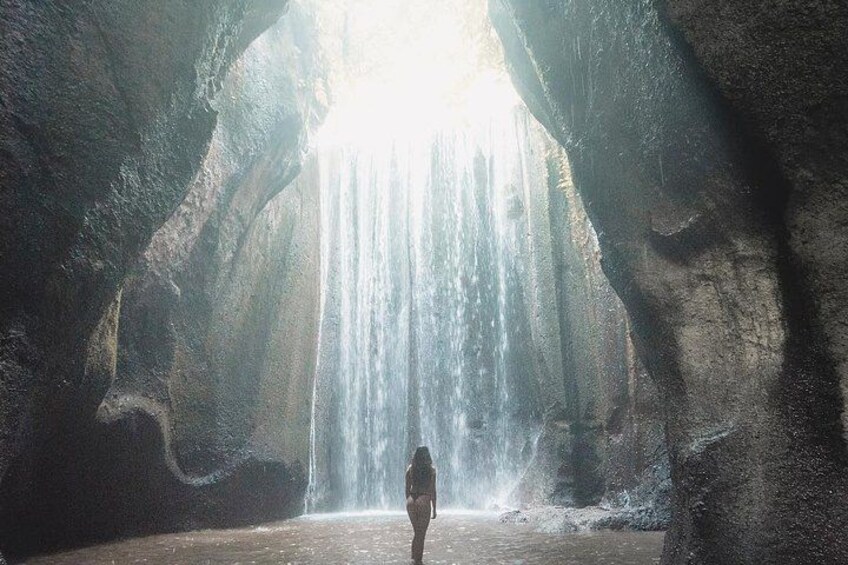 East Bali Private Tour with Gates of Heaven and a Waterfall 3