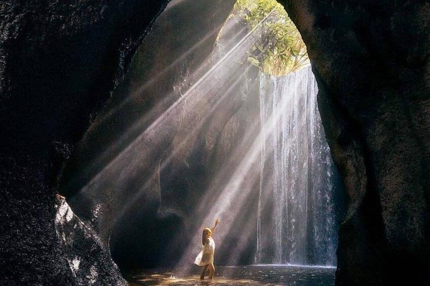 East Bali Private Tour with Gates of Heaven and a Waterfall 3