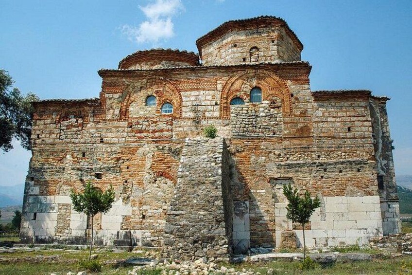 Archeology and religion in one tour- Finiq and Mesopotam 1