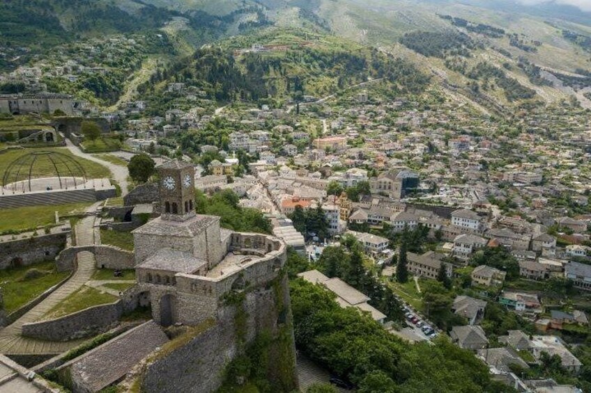 Half-day guided tour from Saranda to Gjirokastra