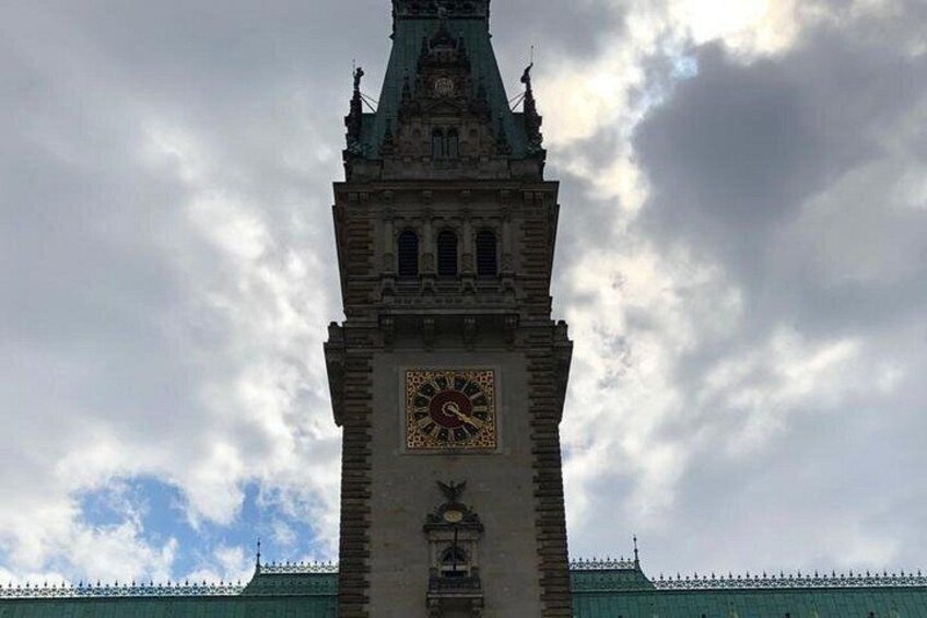 Citybeering - Walk with funny and interesting stories while having local beers 2
