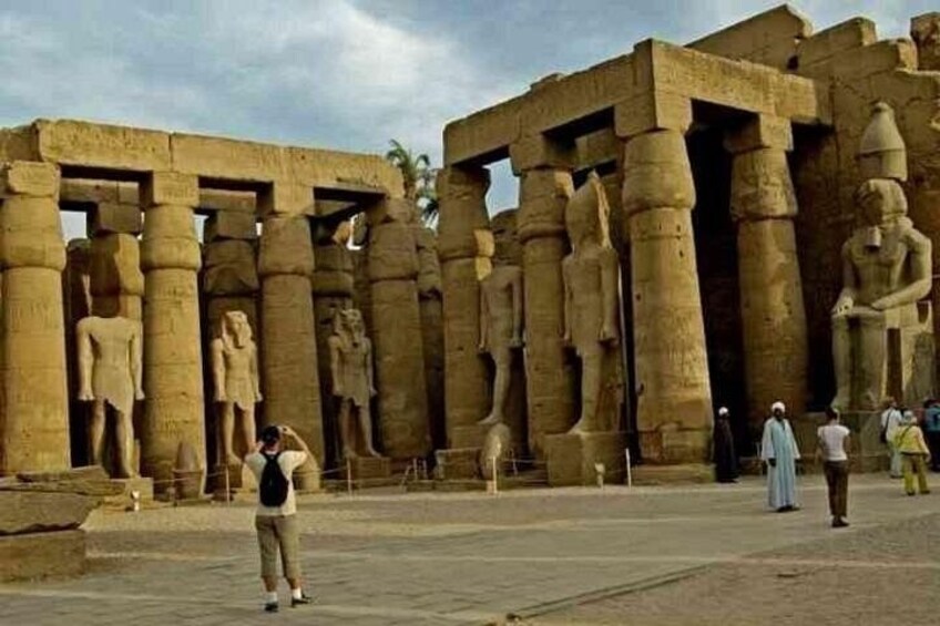 Private Day from Cairo to Luxor by plane with hotel,balloon,west,east and lunch 2