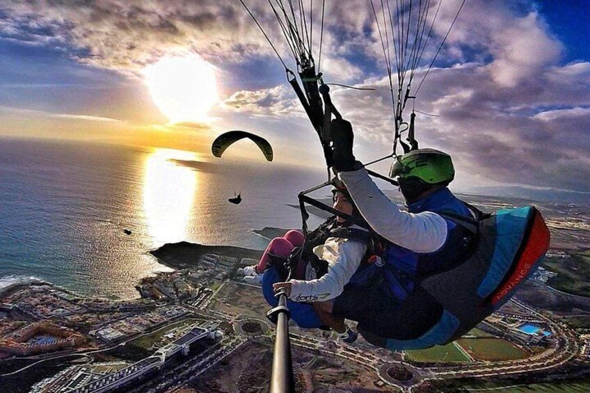 GOLD Paragliding Flight with Videos/Photos, T-shirt and Cava 3