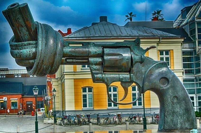 Explore Malmo in 60 minutes with a Local 3