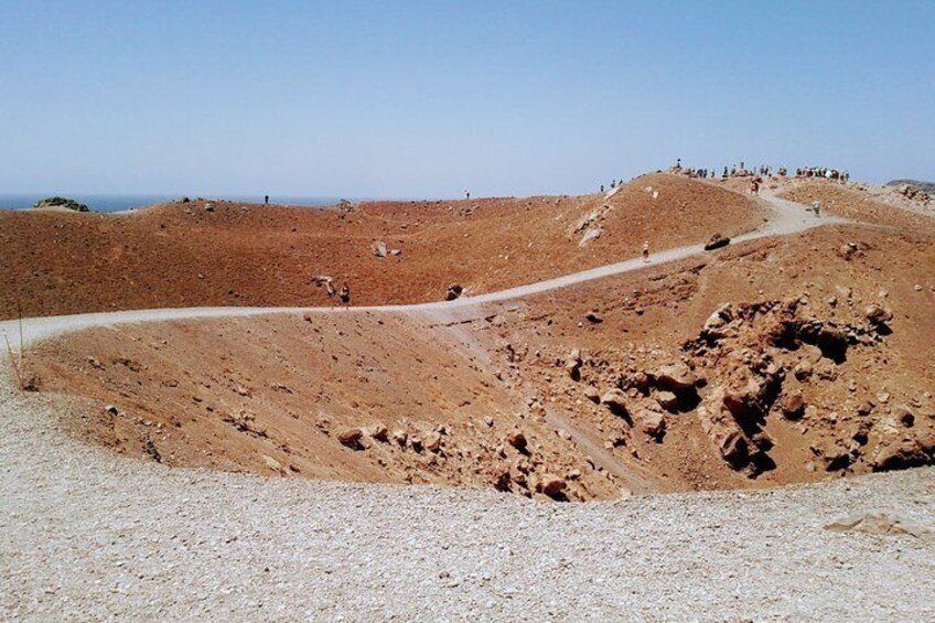 Volcano Hike, it takes around 15 minutes to hike and 1 hour to wander