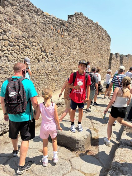 Skip The Line Trip to Pompeii by Train from Sorrento 4