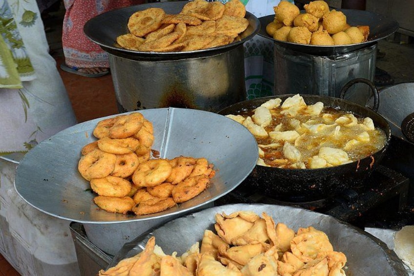 Hyderabad Street Food Crawl (2 Hours Guided Food Tasting Tour) 4