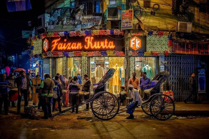 Highlights of Park Street Neighbourhood in Kolkata (3 Hours Food & Nightlife) 3