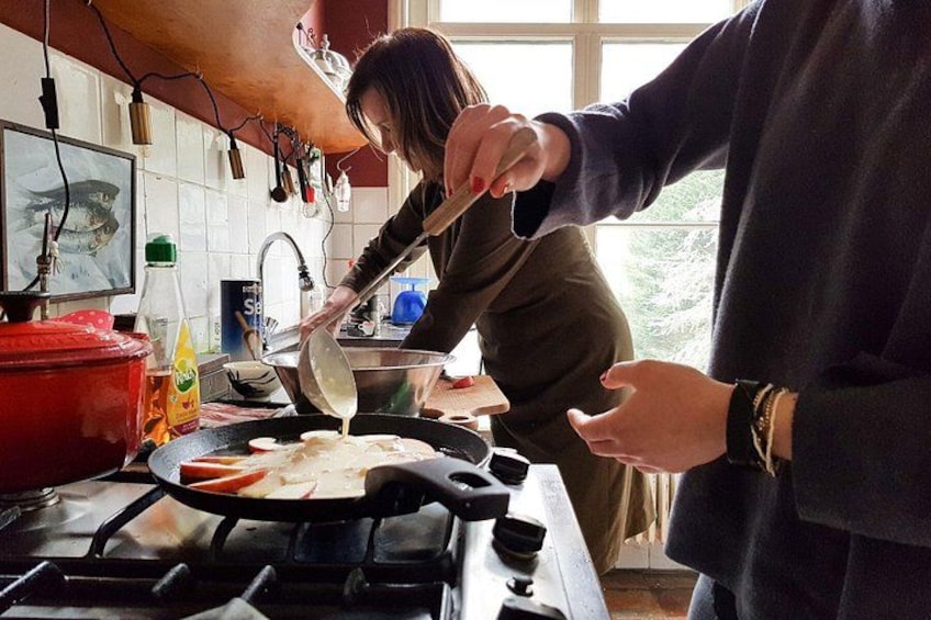 Private Amsterdam Food Tour & Dutch Pancake Class with a Local 3