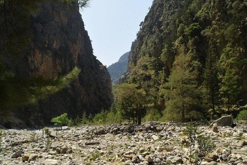 Full-Day Beginner's Hiking Route Tour to Samaria Gorge 2