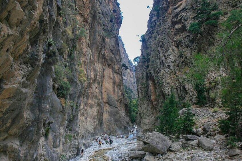 Full-Day Beginner's Hiking Route Tour to Samaria Gorge 2