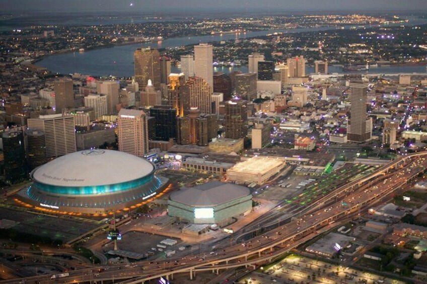 New Orleans Group Sightseeing Flight for 4-5 people 5